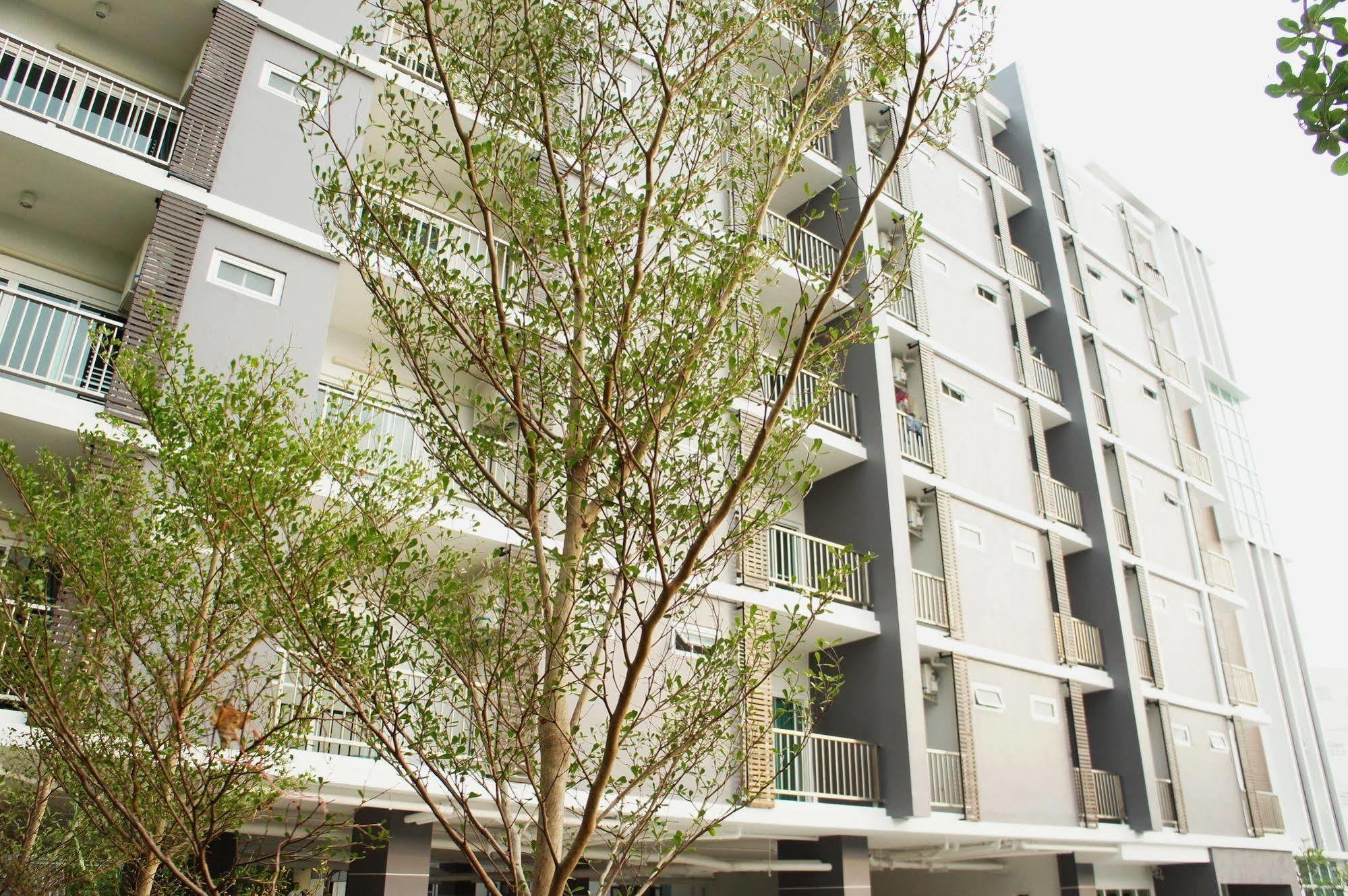 Wealth 30Th Hotel Bangkok Luaran gambar